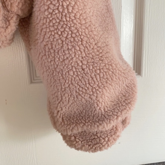 NWOT UO Pink Cropped Fuzzy Sherpa Teddy Jacket - Picture 4 of 5